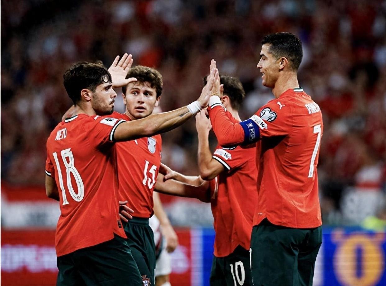 开云体育官网-英格兰队碾压德国队，波尔统治全场  第2张